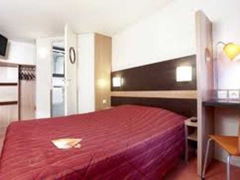พรีเมียร์ คลาส ลีล เวสท์ ลอม Hotel ลีลล์ ภายนอก รูปภาพ